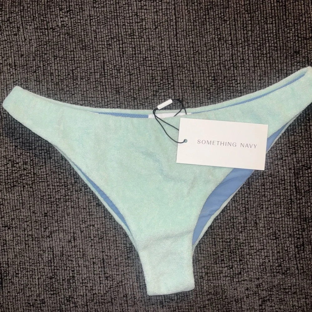 🌊 Something Navy ladies buttercup low rise bikini Bottom NWT (size small)
